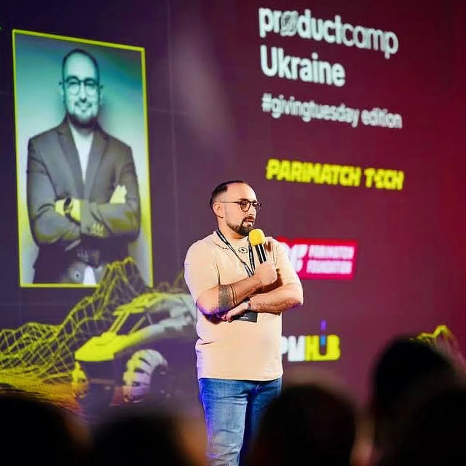 Amir Omarov speaking at ProductCamp Ukraine